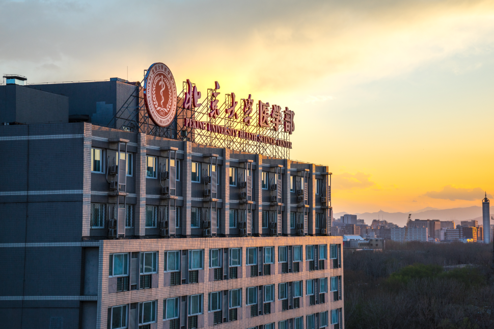 基础医学院数智化教学实验室迎来首批医学生