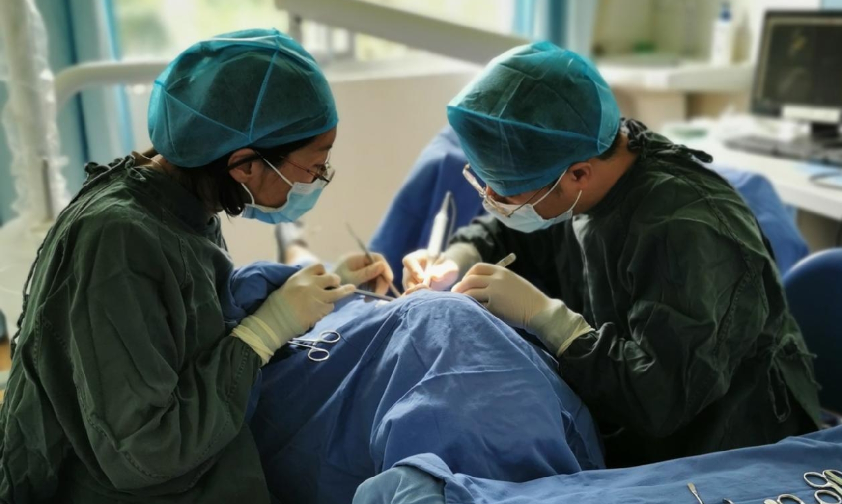 南漳县人民医院首例上颌窦外提升种植手术顺利实施 - 南漳县人民医院-县医院