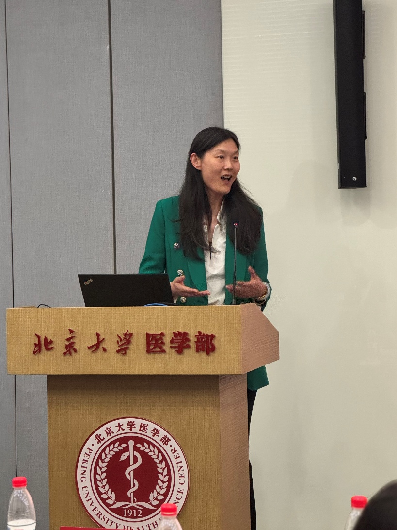 汇聚中外智慧，凝聚健康合力：柳叶刀-北大医学研讨会暨北大医学青年科技沙龙特刊会议召开